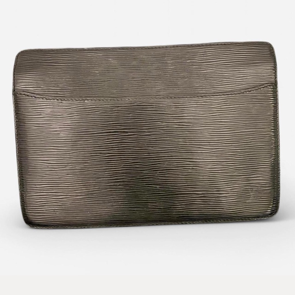 Authentic LOUIS VUITTON‎ Epi Black Clutch